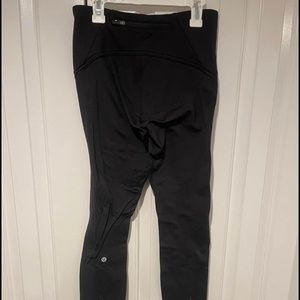 Black lululemon size 6